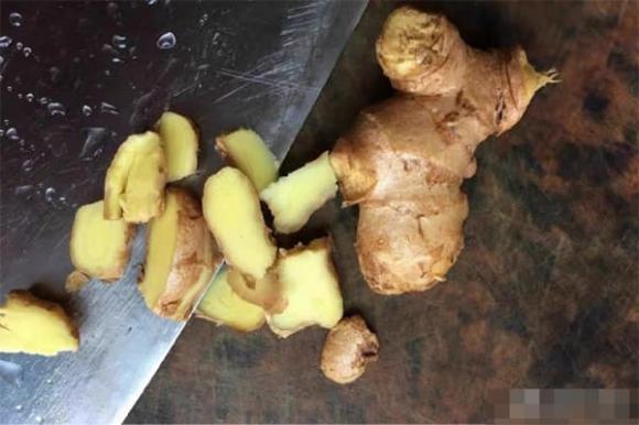 Khi hầm sườn heo bạn tuân thủ mẹo nhỏ 2 nên 3 đừng bỏ, thịt sẽ thơm mềm, nước dùng ngọt và không có mùi tanh-3