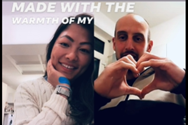 Lò Thị Mai - cô gái H’Mông bắn tiếng Anh như gió” đăng ảnh bên hai cậu con trai nay đã lớn, sở hữu nét đẹp rất đặc biệt-3