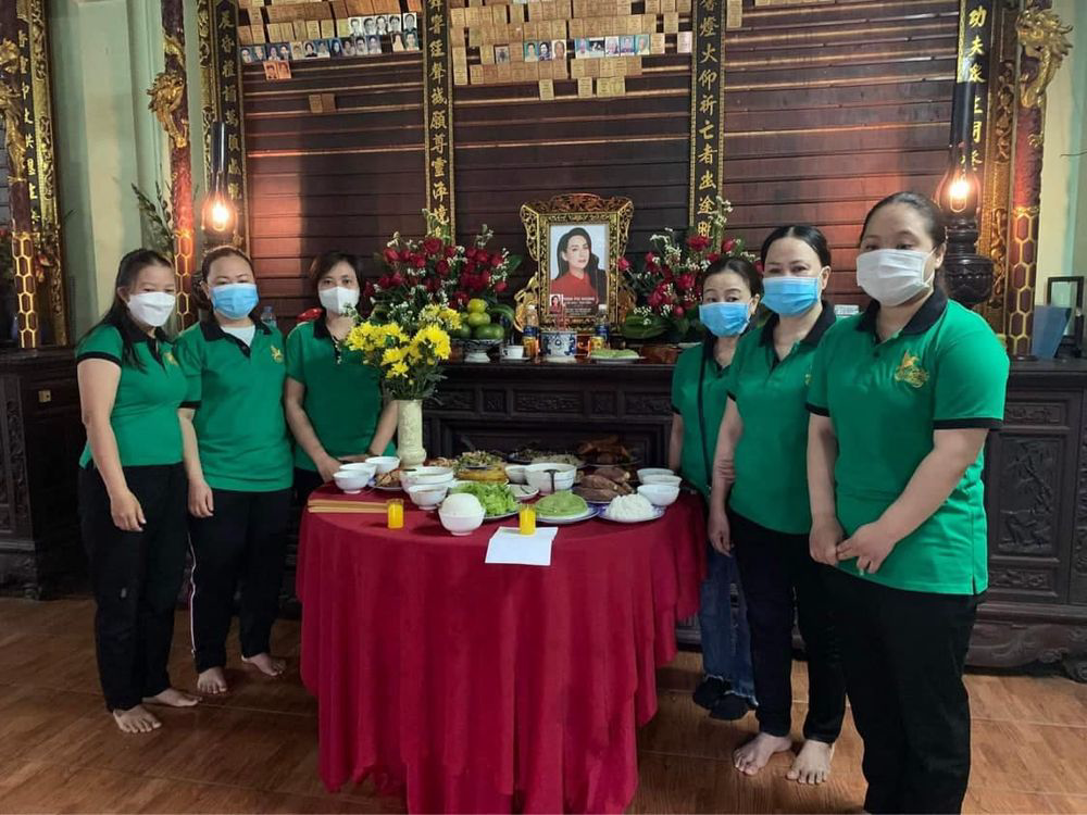 Rộ tin đồn Hồ Văn Cường bị cấm đến dự lễ 49 ngày Phi Nhung, người trong ê-kíp phản bác-5