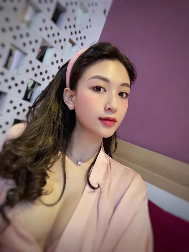 Diễn viên Anh Thư sau ồn ào clip nóng: Liên tục khoe dáng và cuộc sống sang chảnh-5