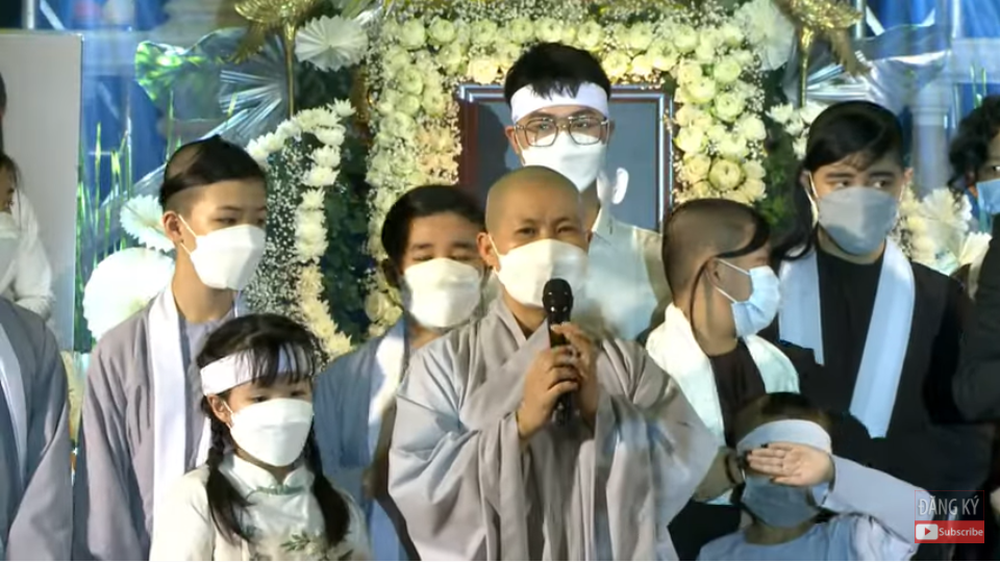 Ngọc Sơn tặng các con của Phi Nhung 500 triệu, bất ngờ bị từ chối ngay trên sân khấu-2