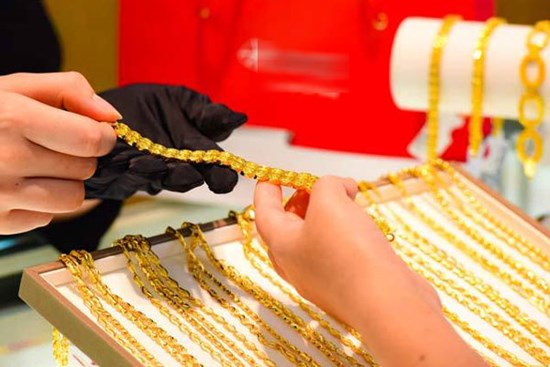 Giá vàng hôm nay 16/11: USD tăng dữ dội, vàng đứt mạch đi lên