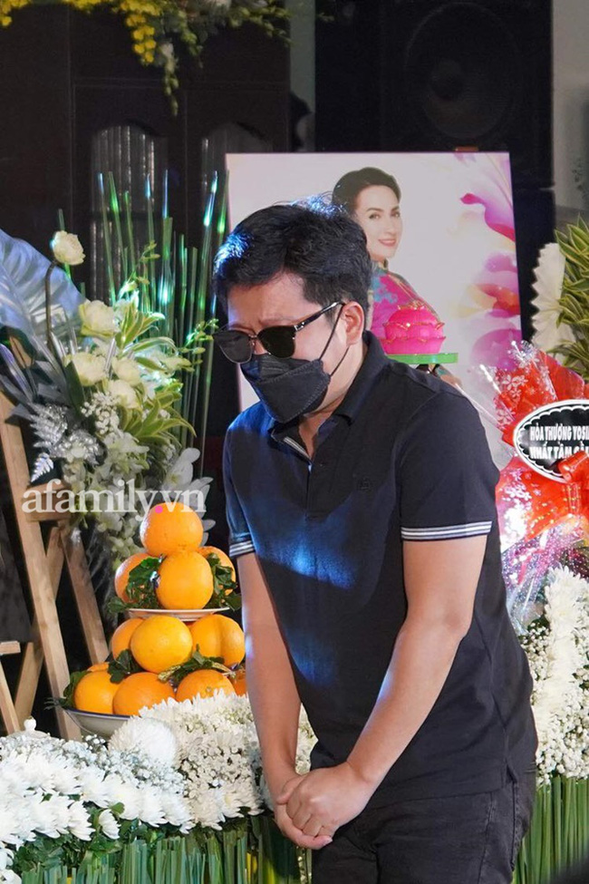 Nửa đêm, Trấn Thành qua nhà viếng cố ca sĩ Phi Nhung và nhắn nhủ điều ý nghĩa này-3