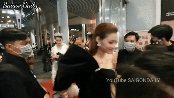 Hành động ekip đỡ gáy cho Á hậu Việt Nam tiết lộ sự kinh hoàng của những đôi giày cao gót-1