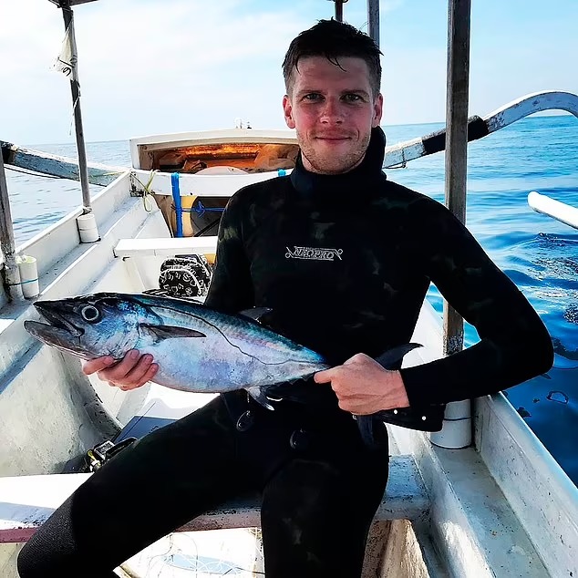 Chia tay vợ đẹp như tiên liền thấy tiếc, chồng cầu cứu pháp sư dỏm mong vợ quay về nào ngờ tự chuốc họa vào thân-3