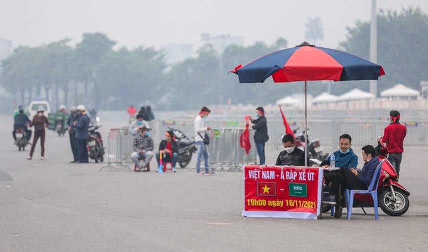 Phe vé khóc ròng trước trận Việt Nam - Ả Rập Saudi vào tối nay-1