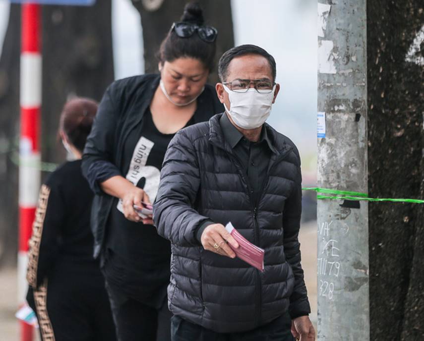 Phe vé khóc ròng trước trận Việt Nam - Ả Rập Saudi vào tối nay-7