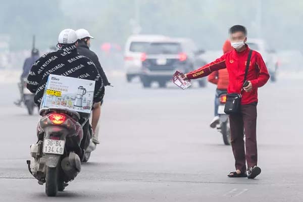Bầu trời Hà Nội sương khói mờ nhân ảnh kèm cái se lạnh khiến dân tình xuýt xoa vì cảm giác như mùng 1 Tết: Sự thật là gì?-7