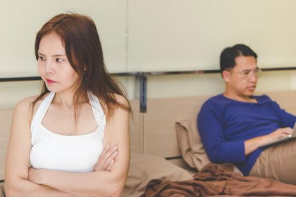 Suốt 2 tháng tôi quay về sống bên vợ con mà điêu đứng với những chiêu trò mà vợ dành cho mình-1