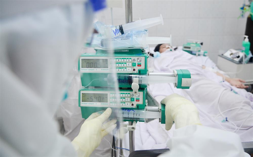 Ngày 16/11 có thêm 9.650 ca COVID-19, TPHCM dự kiến mở lại các khu cách ly tập trung-1