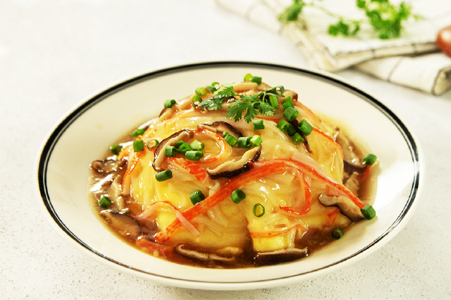 Trứng chiên mà làm thế này thì hầu hết chúng ta chưa thử bao giờ: Thơm ngon, lạ miệng xuất sắc!-1