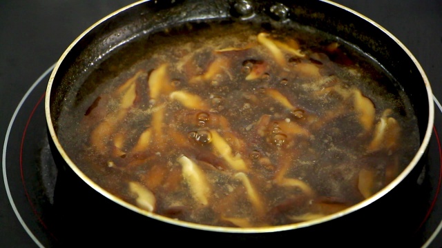 Trứng chiên mà làm thế này thì hầu hết chúng ta chưa thử bao giờ: Thơm ngon, lạ miệng xuất sắc!-4