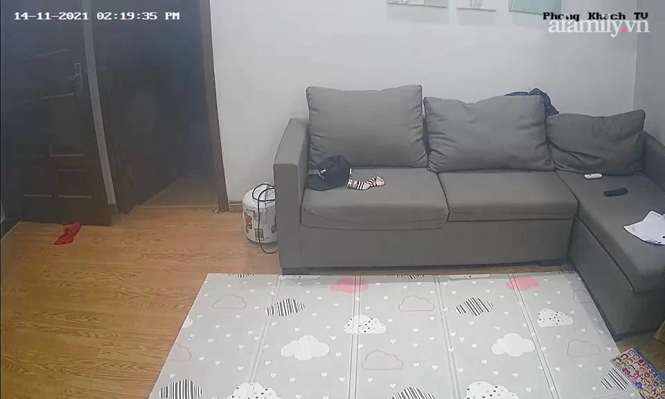 Hà Nội: Căn hộ chung cư khói đen mù mịt do hỏa hoạn ở tầng dưới, chủ nhà bức xúc vì hệ thống báo cháy không hoạt động-1