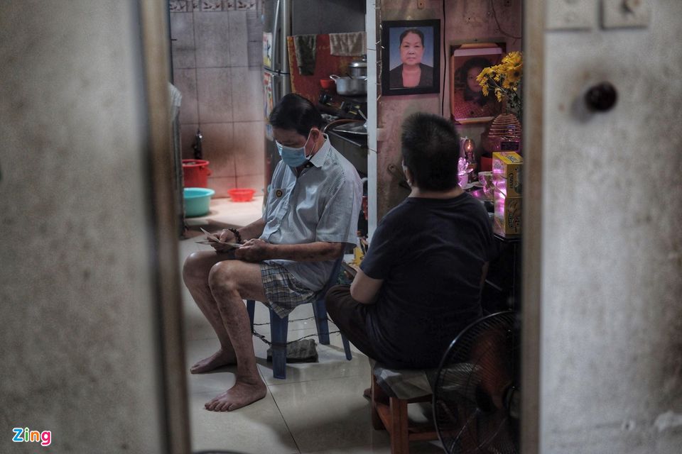 Con nhớ mẹ và em quá!-1