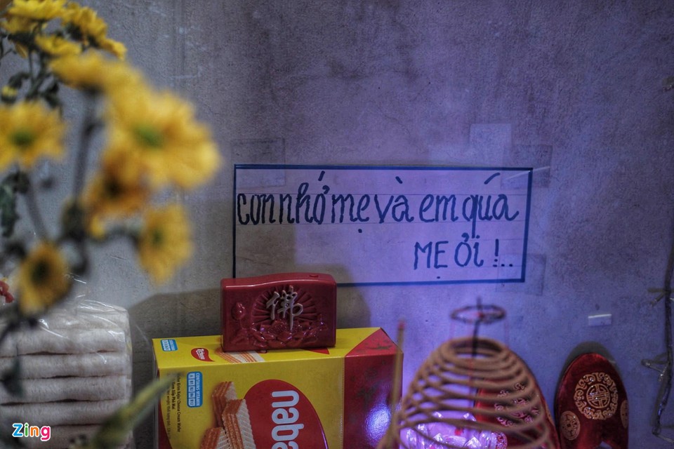 Con nhớ mẹ và em quá!-5