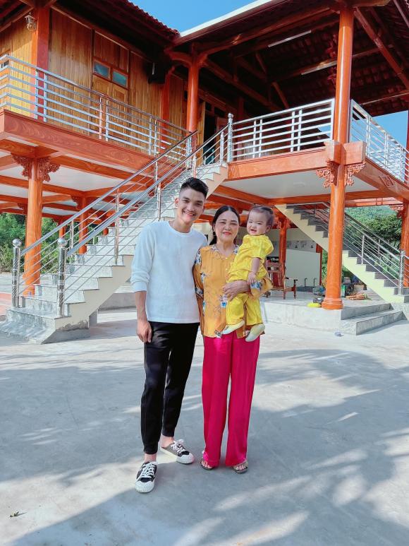 Trước khi có cơ ngơi khang trang như hiện tại, nhà ở quê của Mạc Văn Khoa trông thế nào?-1