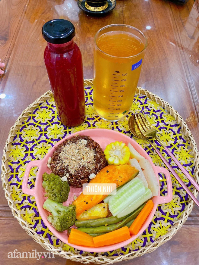 Bị mỉa mai ôi con này đẻ xong xấu kinh khủng thế, bà mẹ 2 con đáp trả bằng sự lột xác khiến những người chê bai phải nín lặng-9