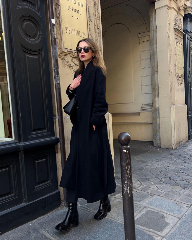 Gái Pháp chọn boots đen cổ cao trên mắt cá chân, biết lý do bạn sẽ muốn học theo ngay!-4