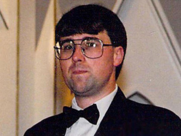 Dẫn con đi công viên chơi, 2 bà mẹ ngồi tám không ngờ phá giải vụ án giết thiếu nữ 18 tuổi gây chấn động nhiều năm trước-3