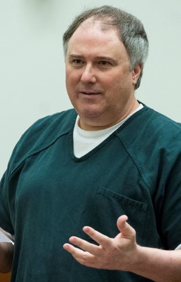 Dẫn con đi công viên chơi, 2 bà mẹ ngồi tám không ngờ phá giải vụ án giết thiếu nữ 18 tuổi gây chấn động nhiều năm trước-6