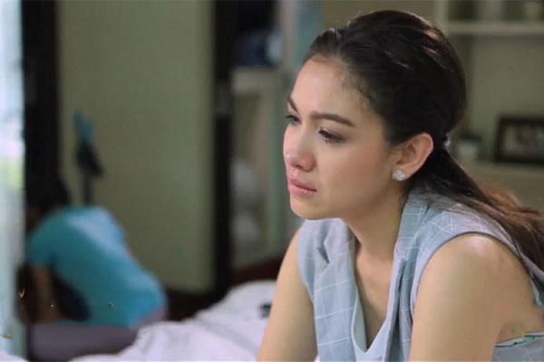 Con gái tránh mặt vì vô tình thấy cảnh giường chiếu của vợ chồng tôi-1