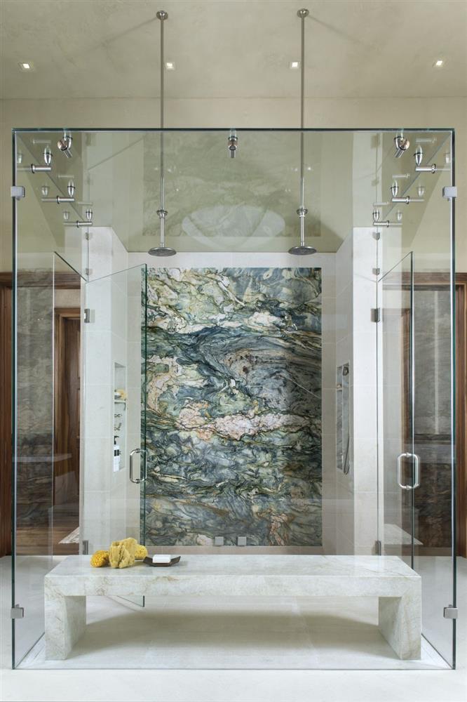 Những mẫu phòng tắm sang trọng với vòi sen đứng tiện dụng, giúp bạn trút xả mọi buồn phiền mệt mỏi trong ngày-17