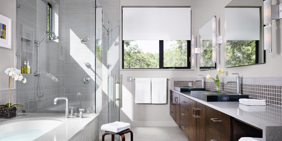 Những mẫu phòng tắm sang trọng với vòi sen đứng tiện dụng, giúp bạn trút xả mọi buồn phiền mệt mỏi trong ngày-18