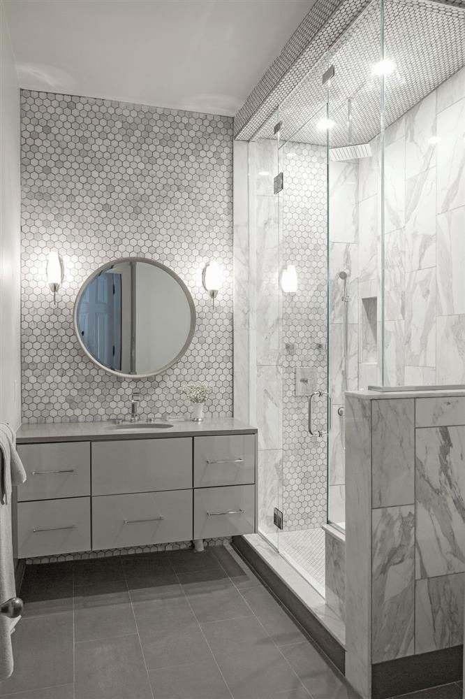 Những mẫu phòng tắm sang trọng với vòi sen đứng tiện dụng, giúp bạn trút xả mọi buồn phiền mệt mỏi trong ngày-27