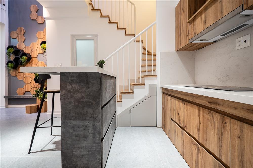 Ngôi nhà độc đáo ở Đà Nẵng, muốn đến các phòng phải qua chiếc cầu vắt vẻo”-23