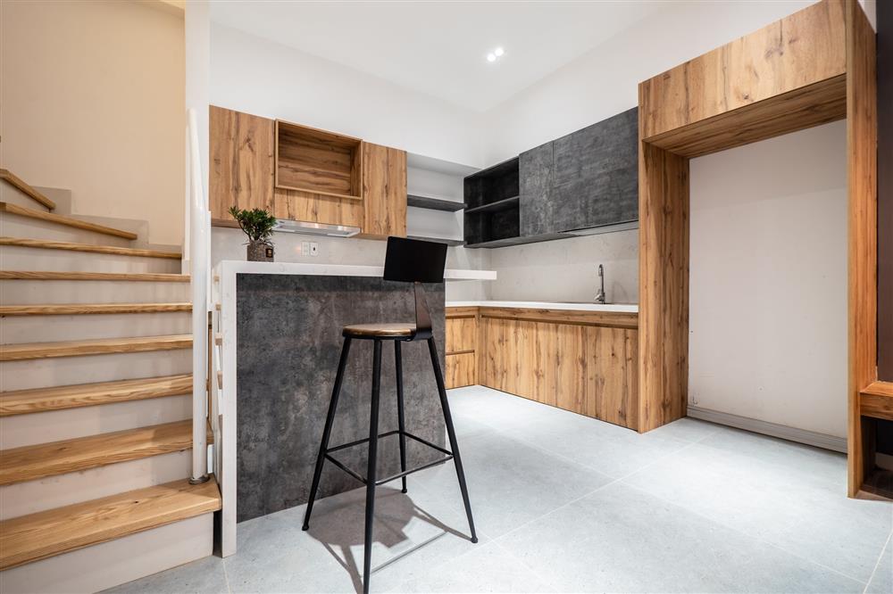 Ngôi nhà độc đáo ở Đà Nẵng, muốn đến các phòng phải qua chiếc cầu vắt vẻo”-24