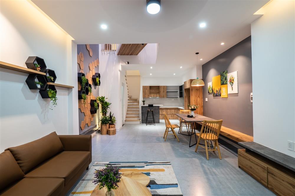 Ngôi nhà độc đáo ở Đà Nẵng, muốn đến các phòng phải qua chiếc cầu vắt vẻo”-27