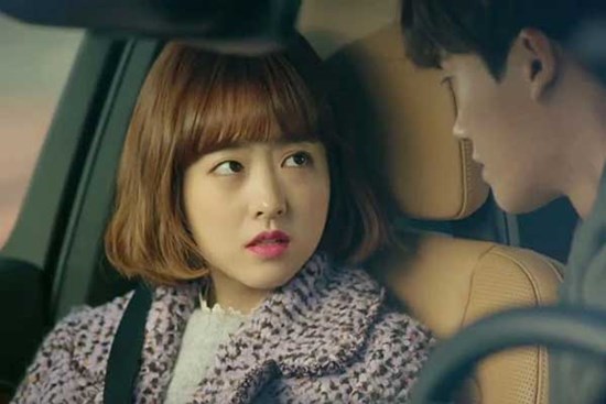 Dẫn con gái đi chơi, vợ dành hẳn 3 tiếng đồng hồ thay đồ, con gái tôi lỡ lời nói một câu khiến tôi nổi đóa đòi ly hôn