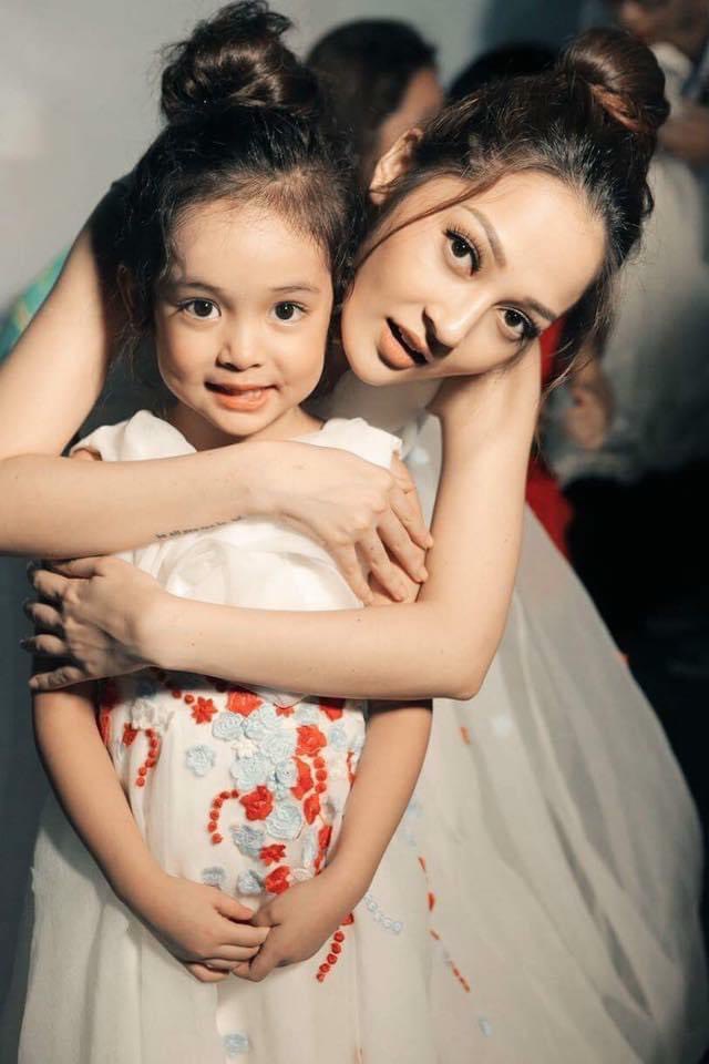 Sao nhí có đôi mắt trong veo gây sốt Thương ngày nắng về: Là con gái Mạnh Trường, Việt Anh, NSND Lan Hương nhận làm cháu nội-8