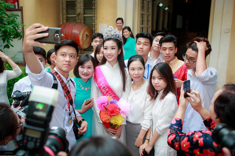 Đỗ Mỹ Linh và kỉ niệm xấu hổ không thể nào quên với cô chủ nhiệm cấp 3-4