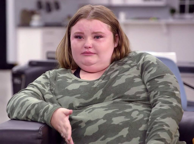 Hoa hậu 6 tuổi từng là bảo bối showbiz Mỹ: Vẻ ngoài tuổi thiếu nữ bị miệt thị chê cười, vật lộn tìm lại chính mình sau hàng loạt biến cố-10