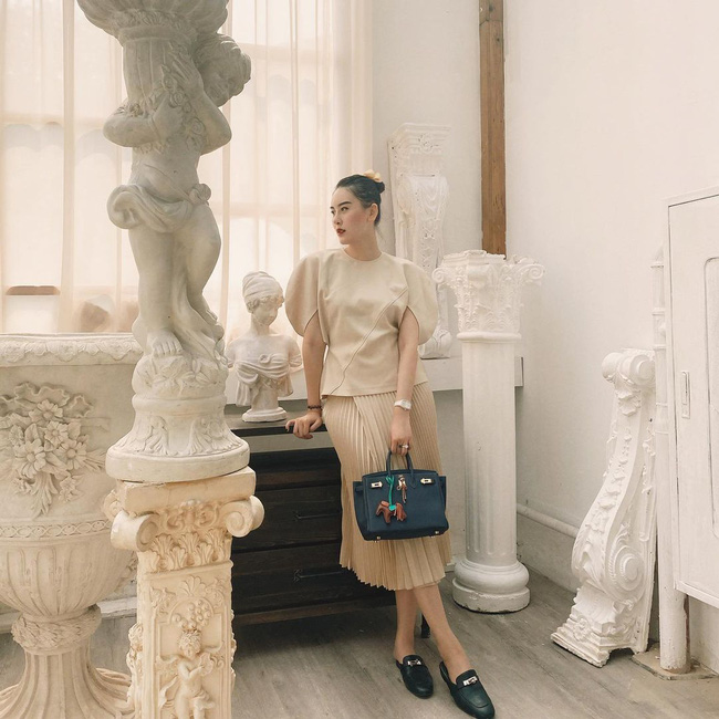 12 cách diện chân váy dài của sao Việt: Tham khảo để mặc đi ăn cưới lại càng hợp-4