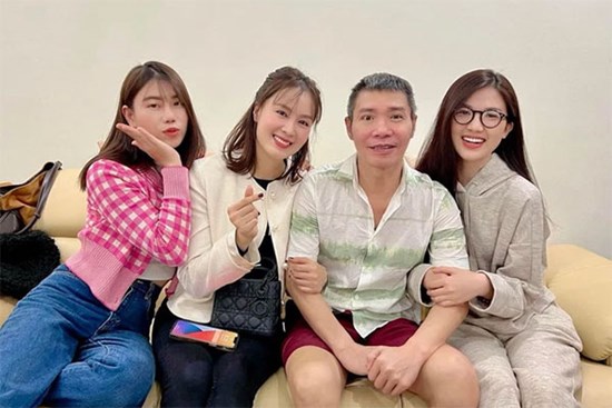 Hồng Diễm, Lương Thanh tới thăm NSND Công Lý, nam nghệ sĩ hiện thế nào sau gần 1 tháng ra viện?