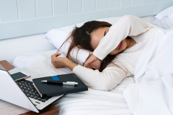 6 thói quen gây đoản mệnh không được phép làm khi ở trên giường vì sẽ gây tổn thương các cơ quan trên cơ thể-4