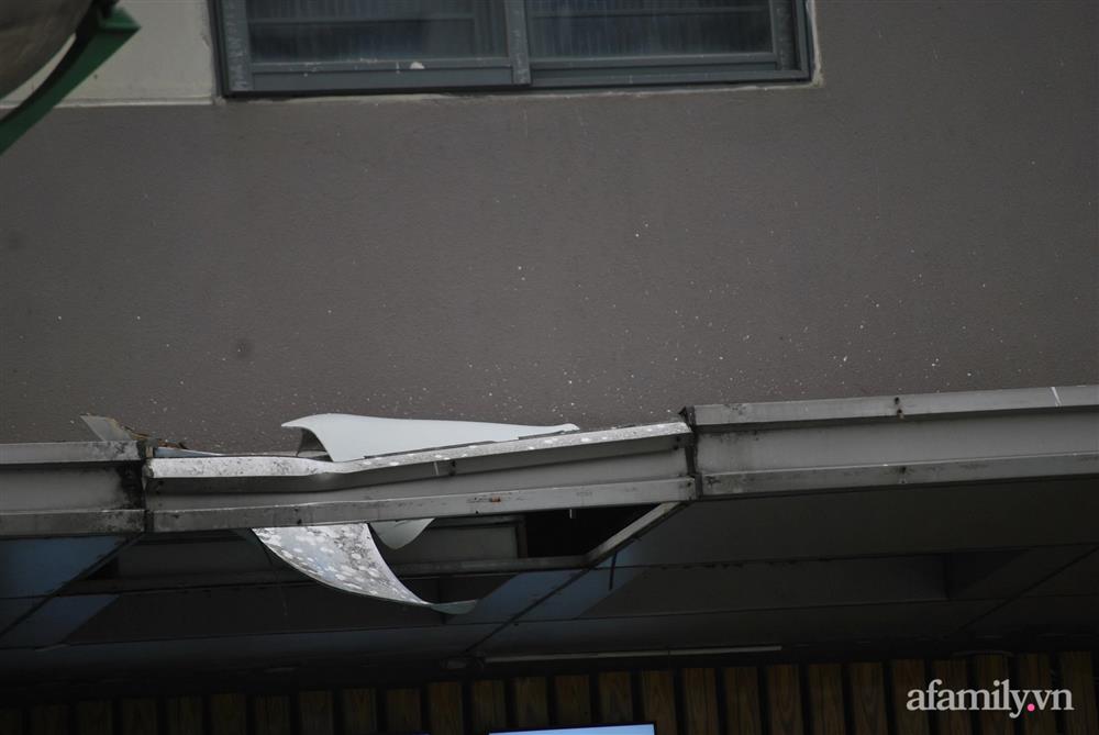 Hà Nội: Một người đàn ông tử vong sau khi rơi thủng mái hiên tòa nhà chung cư ở Linh Đàm-1