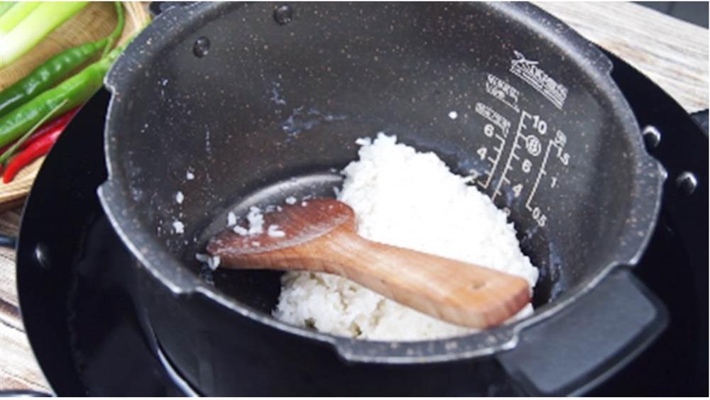 Cơm để qua đêm có ăn được không? Nhiều người chưa biết, hãy nhớ kể cho gia đình nghe sau khi đọc nhé-3