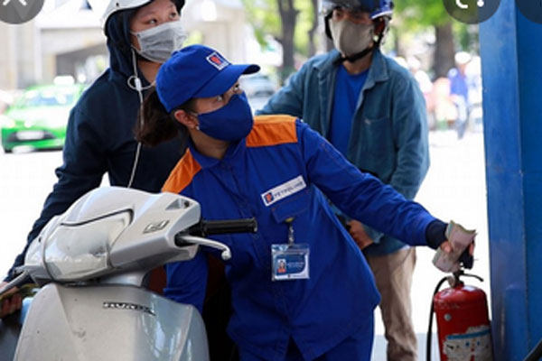 Giá xăng giảm sâu sau 5 lần tăng liên tiếp-2