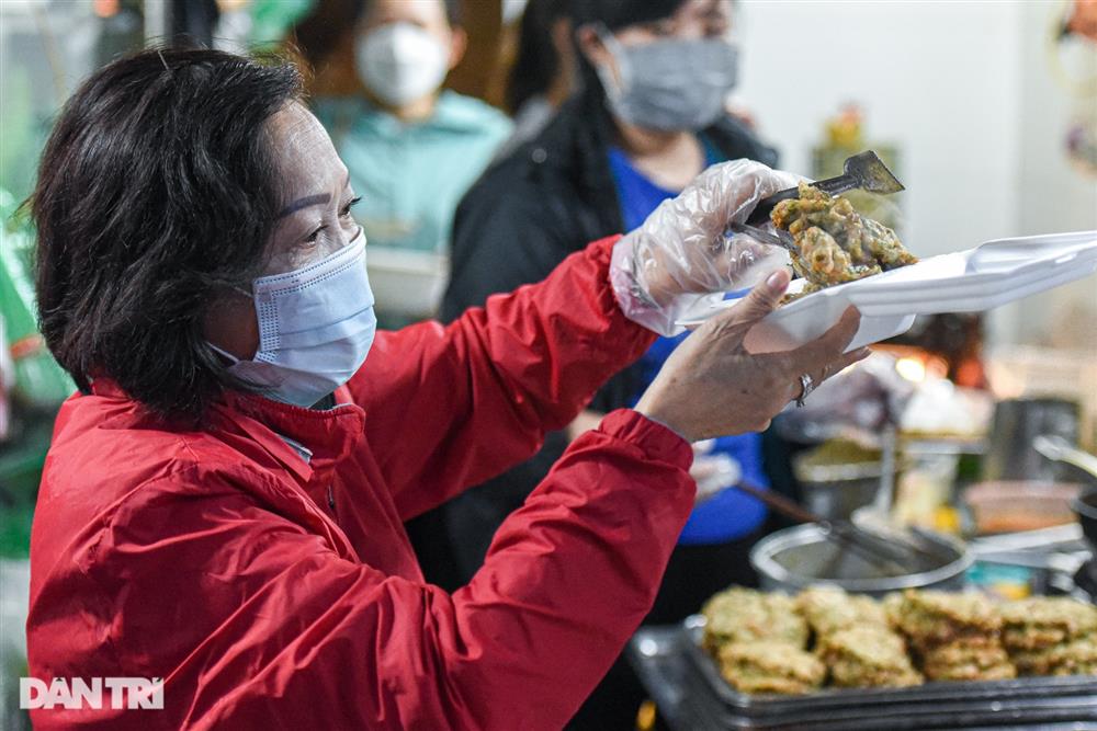 Quán bán đặc sản rồng đất, 30 năm khách xếp hàng tranh mua ở Hà Nội-4