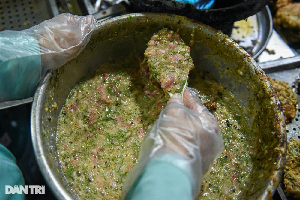 Quán bán đặc sản rồng đất, 30 năm khách xếp hàng tranh mua ở Hà Nội-6