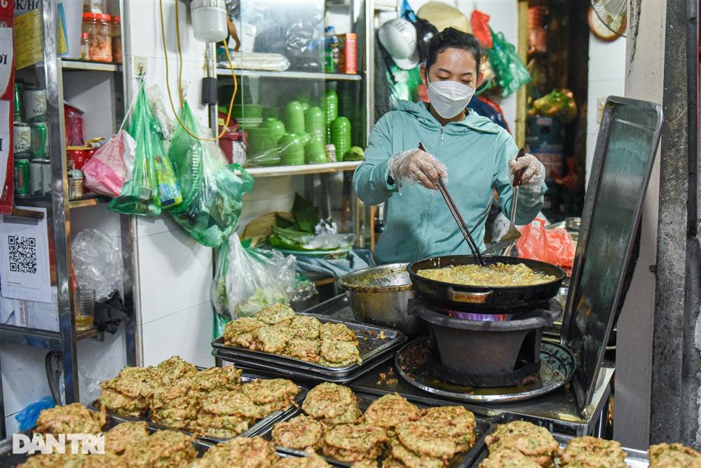 Quán bán đặc sản rồng đất, 30 năm khách xếp hàng tranh mua ở Hà Nội-10