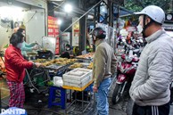 Quán bán đặc sản 'rồng đất', 30 năm khách xếp hàng tranh mua ở Hà Nội