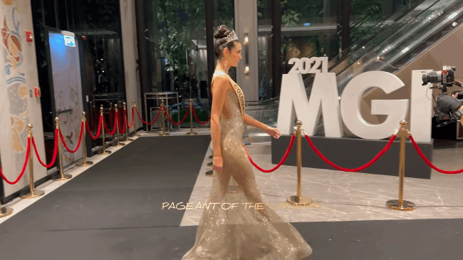 Bộ đầm của Thùy Tiên hở thế nào mà ai cũng phải cảm thán: Làm ơn che dùm cái rốn lại!”-12