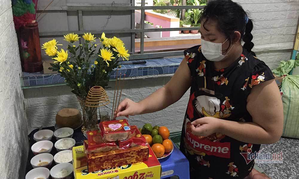 Hòa chung với cả nước, gia đình các nạn nhân Covid-19 hướng về người đã khuất-2