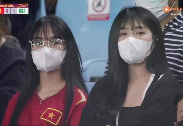 Mối quan hệ thật sự của thủ môn Tấn Trường với 2 cô gái vướng thị phi trên sân Mỹ Đình là gì?-1
