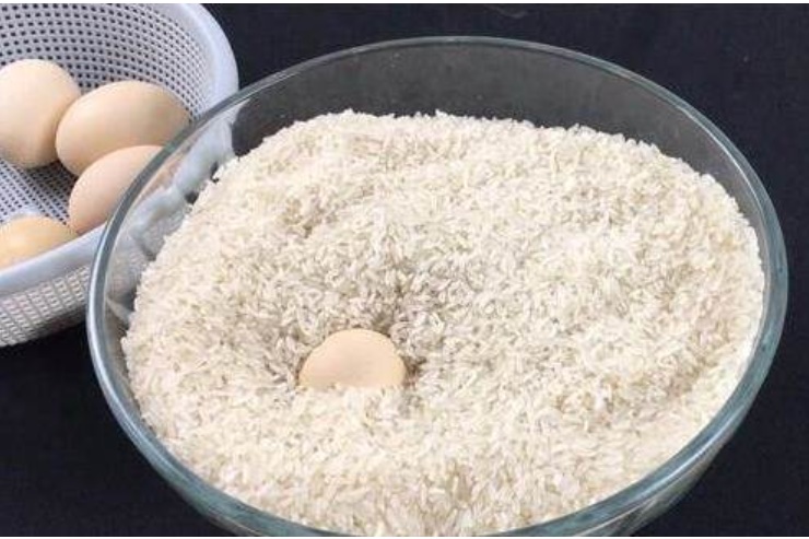 Kê một nắm gạo dưới gối giúp giải quyết được nỗi lo của nhiều người, thật tiếc nếu bạn không biết-2