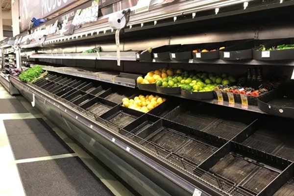 Người dân Canada vội vã tích trữ thực phẩm-1